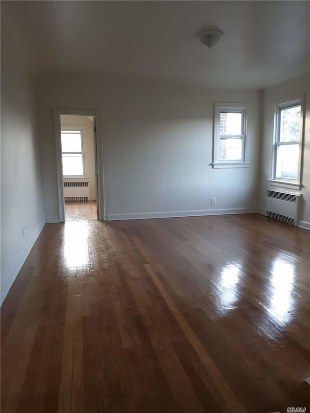 121 Ocean Ave, Valley Stream, NY 11580 House Rental in Valley Stream