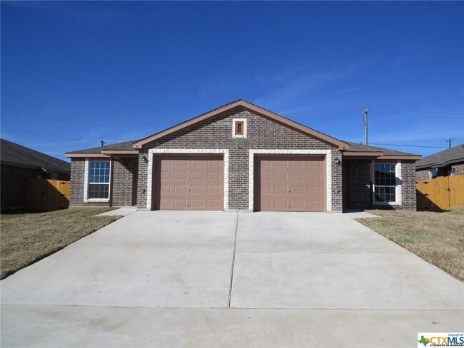 Foto del edificio - 903 Lasso Dr