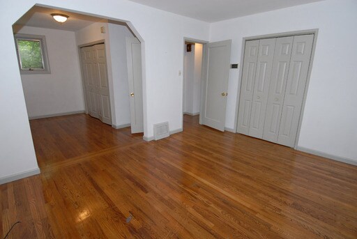 Building Photo - 10100 Fieldcrest Ln
