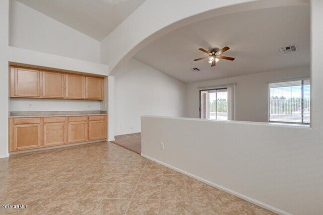 Building Photo - 42376 W Chisholm Dr