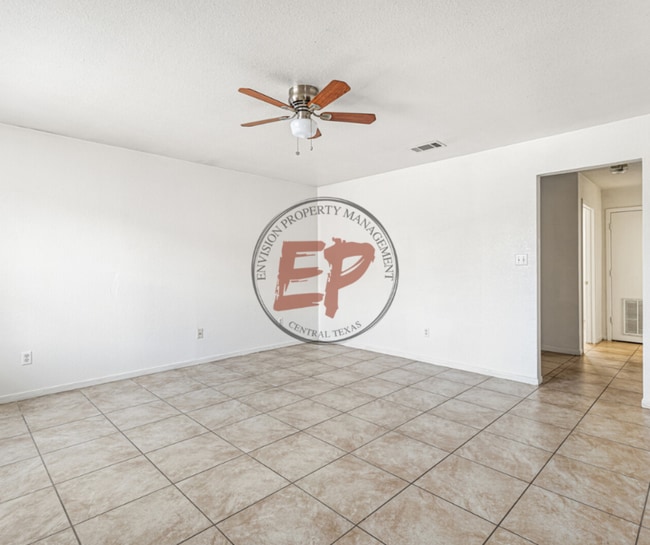 Building Photo - 2324 Breezy Dr