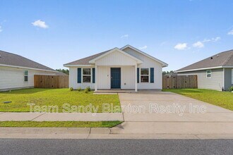 Building Photo - 6222 June Bug Dr