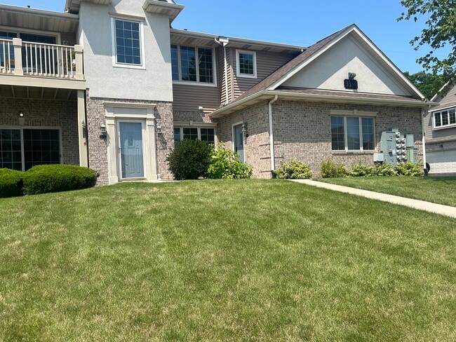 Building Photo - 3334 55th Ct