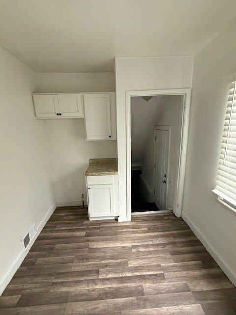 Building Photo - 2293 Kendall St