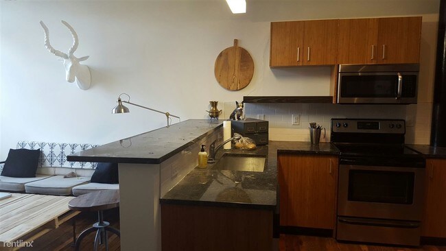 Foto del edificio - 1 br, 1 bath Apartment - 1322 W Broad St 2-C