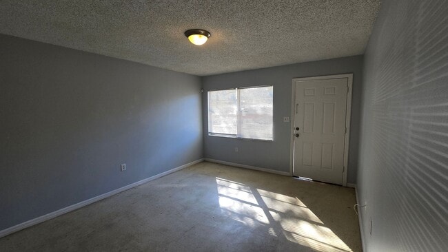 Building Photo - 3BR / 1BA Rental Home – Fresh Updates – Leesburg