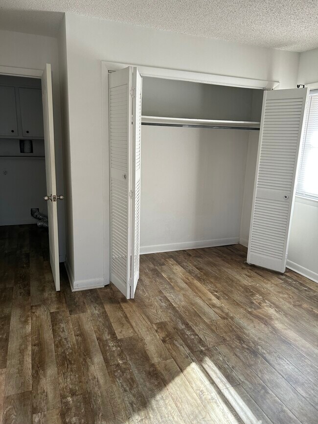 Foto del edificio - 418 E Bay St