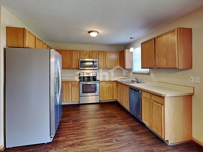 Foto del edificio - 7736 Powers Ridge Dr