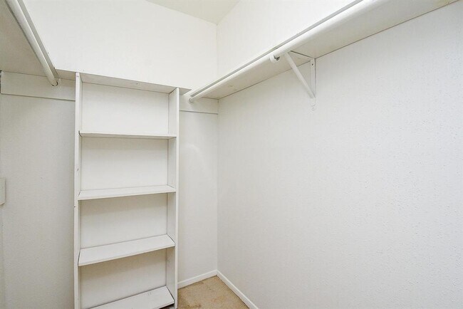 Foto del edificio - 4518 Rosegate Dr