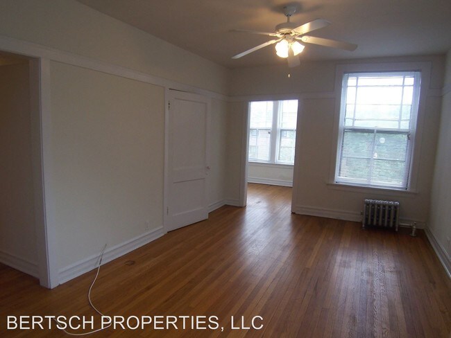 Building Photo - 1420 W Addison St