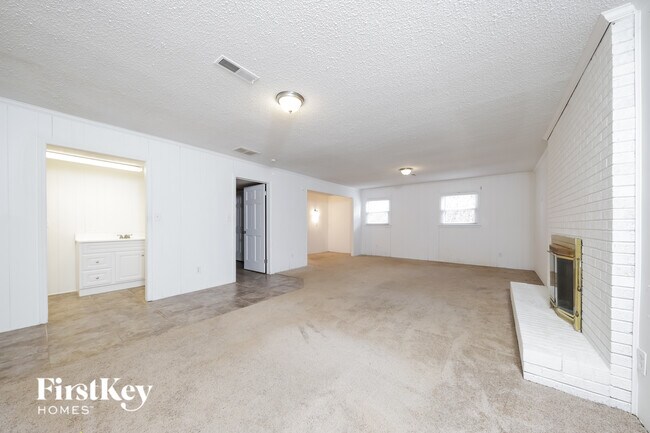 Building Photo - 160 Rhyne Ct