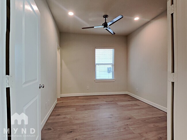Foto del edificio - 710 Wilshire Brook Ln