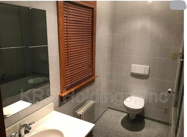 Foto del edificio - 3320 Lyons Ave