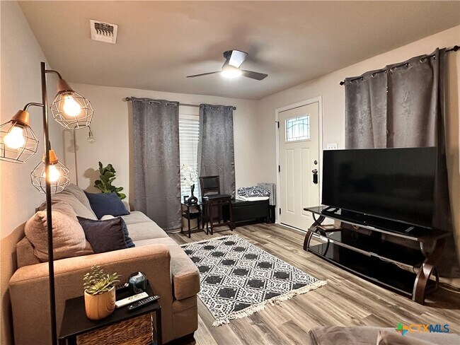 Foto del edificio - 511 McKie St