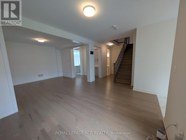 Building Photo - 22 Sandhill Cres