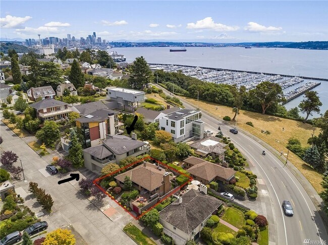 Building Photo - Magnolia Sound view home located near cove...