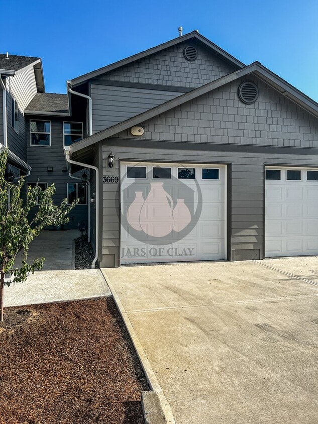 3669 Peter Ln NE, Hayesville, OR 97305 Townhome Rentals in Hayesville