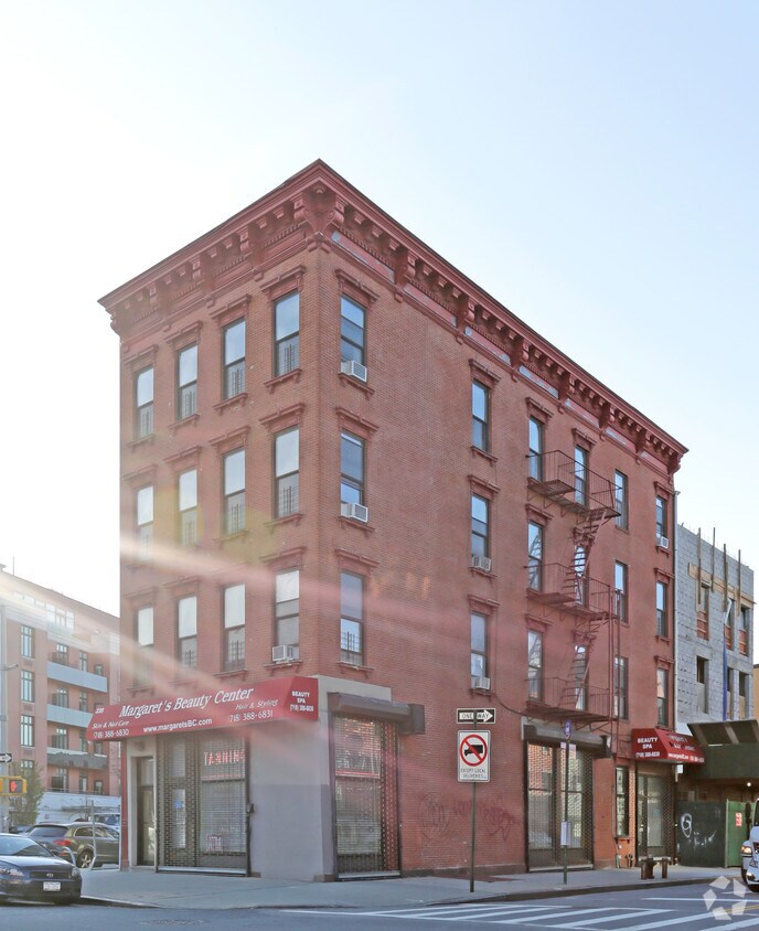 Primary Photo - 235-237 Driggs Ave