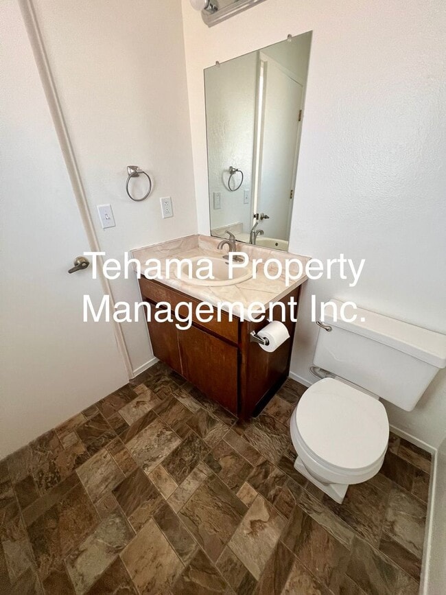 Building Photo - Lease Listing for Charming Condo Complex i...