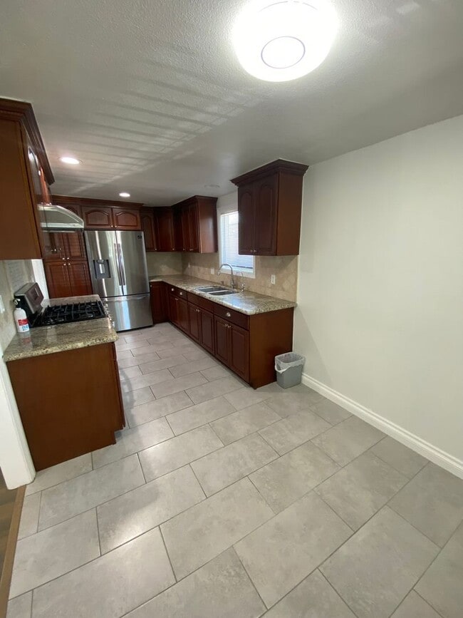 Foto del edificio - 15522 Claretta Ave