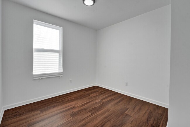 Foto del edificio - 1630 S Orleans St