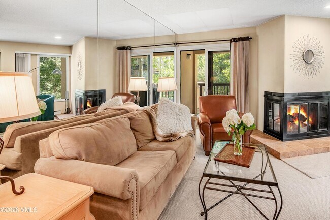 Foto del edificio - 1650 Fallridge Road Unit 304