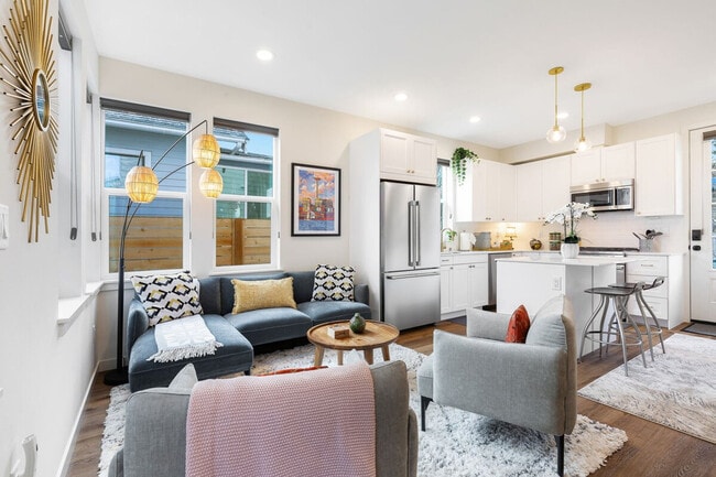 Building Photo - 4404 37th Ave SW