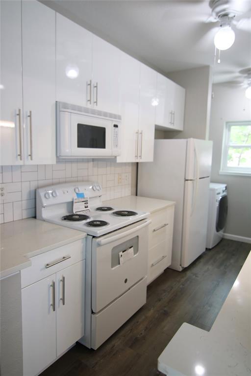 Building Photo - 2323 Fairwind Dr