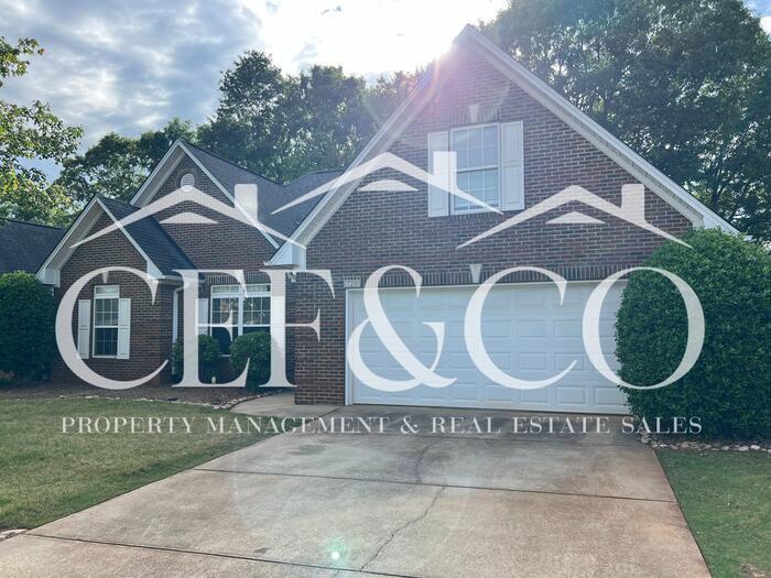 Foto principal - Spacious 3-Bedroom, 2-Bathroom Home in Roc...