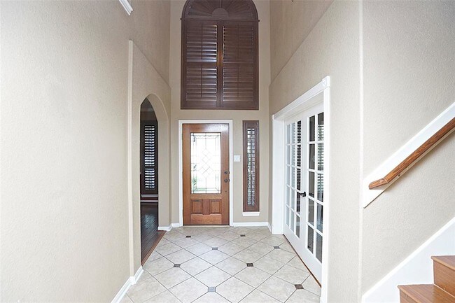 Building Photo - 14306 Arlington Pl