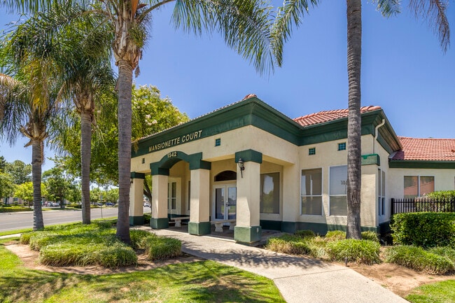 Building Photo - 1542 E Alluvial Ave