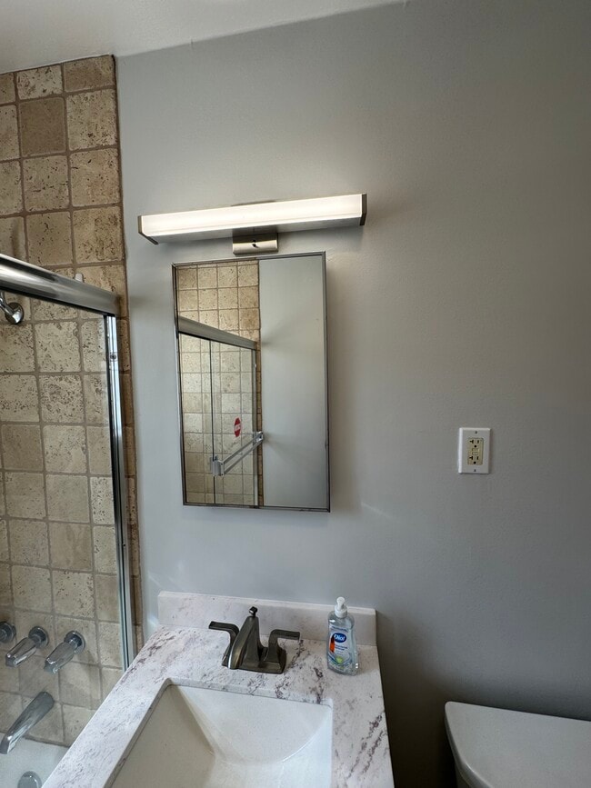 Vanity, Mirror and light - 5943 Tujunga Ave