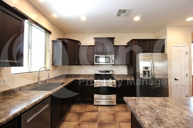 Building Photo - 3217 E Virgil Dr