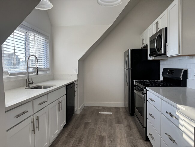 Foto del edificio - 81 Montoya Dr