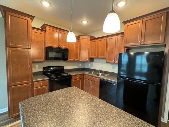 Foto del edificio - 2225 Cedarbrook Ct