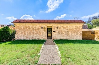Building Photo - 9031 Sharpcrest St