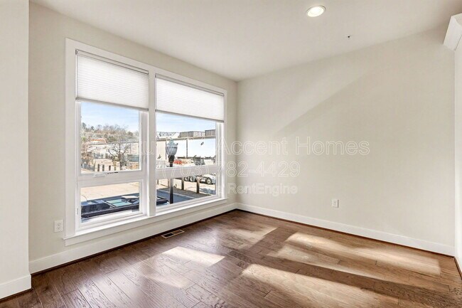 Building Photo - 402 Stabler Ln