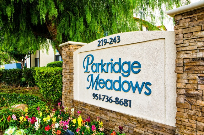 Foto del edificio - Parkridge Meadows Apartments