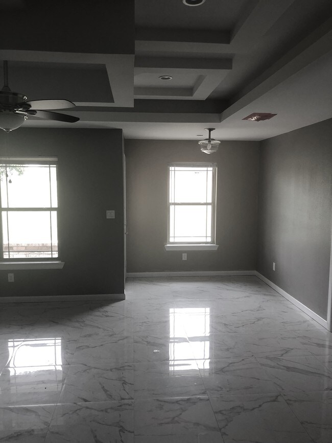 Building Photo - 1512 River Bend Dr