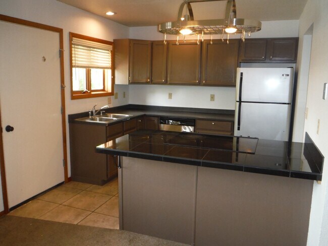 Building Photo - 4 Bedroom Condo- Close to MSU and Downtown Bozeman!
