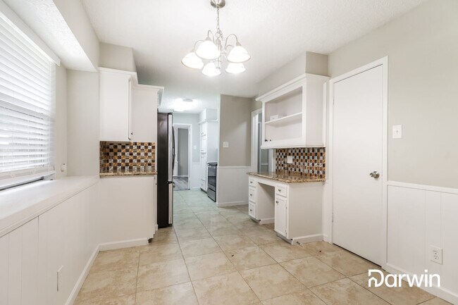 Foto del edificio - 588 Woodstock Ln