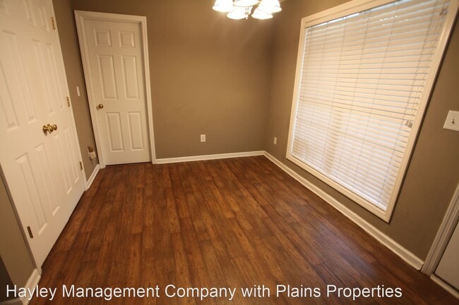 Building Photo - 3 br, 3 bath House - 130 Maple Street