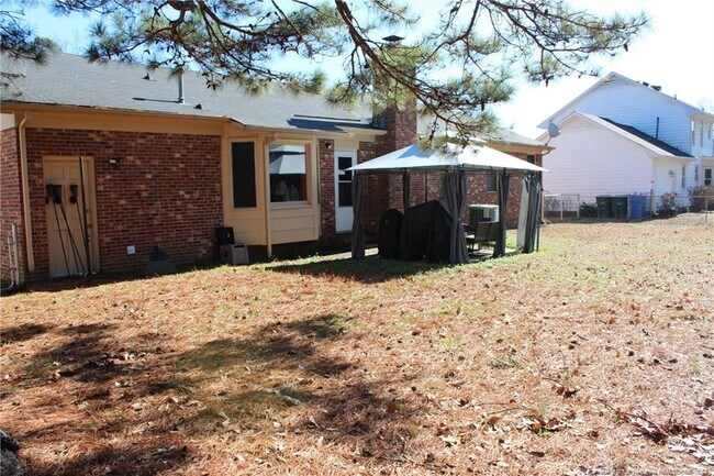 Building Photo - 1842 Rivergate Rd