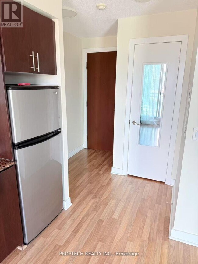 Photo du bâtiment - 80 Western Battery Rd