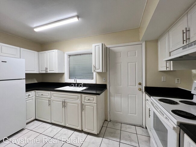 Foto del edificio - 2 br, 1.5 bath House - 5641-35 Ashley Oaks...