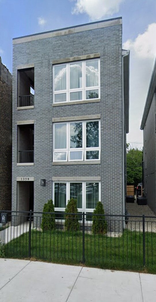 Building Photo - 1358 S Fairfield Ave