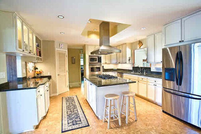 Kitchen - 65-1204 Kahawai St