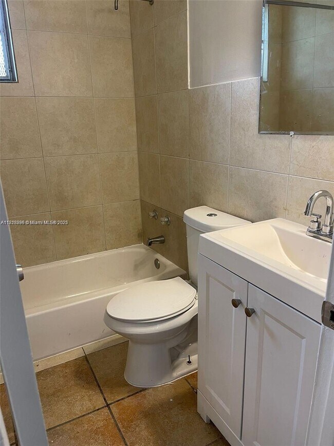 Foto del edificio - 1346 NW 6th St