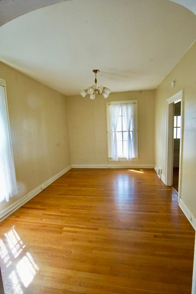 Building Photo - 108 Fayette St