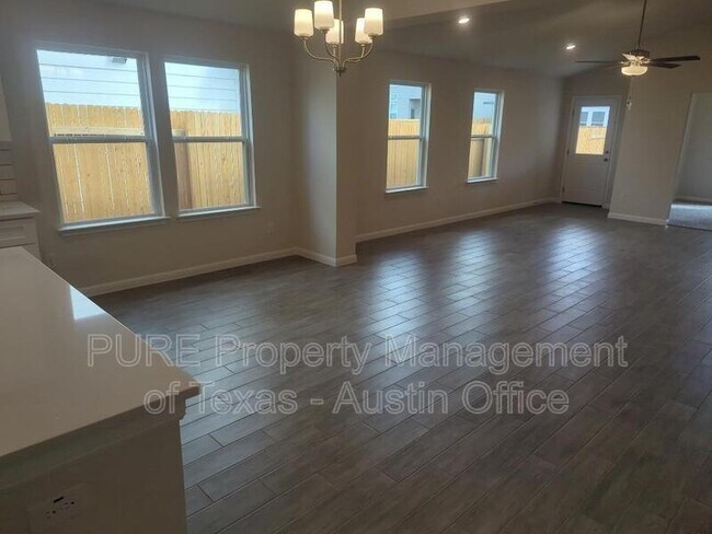 Foto del edificio - 162 Arena Dr